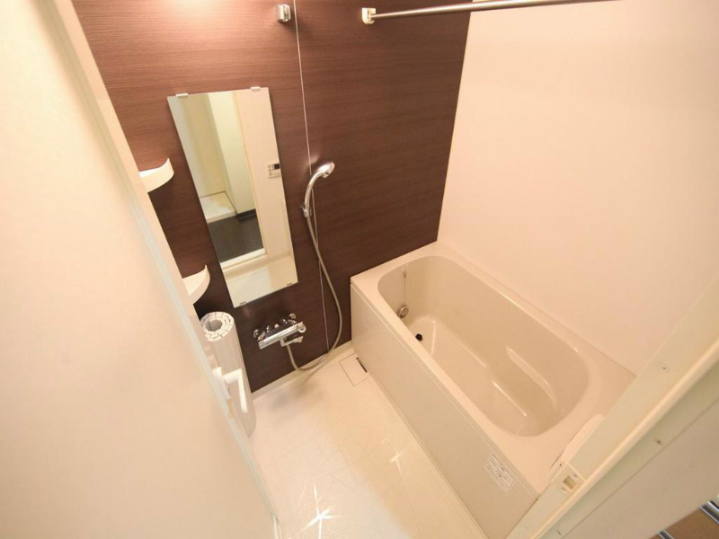 バス・シャワールーム　浴室暖房乾燥機付　追い焚き付お風呂