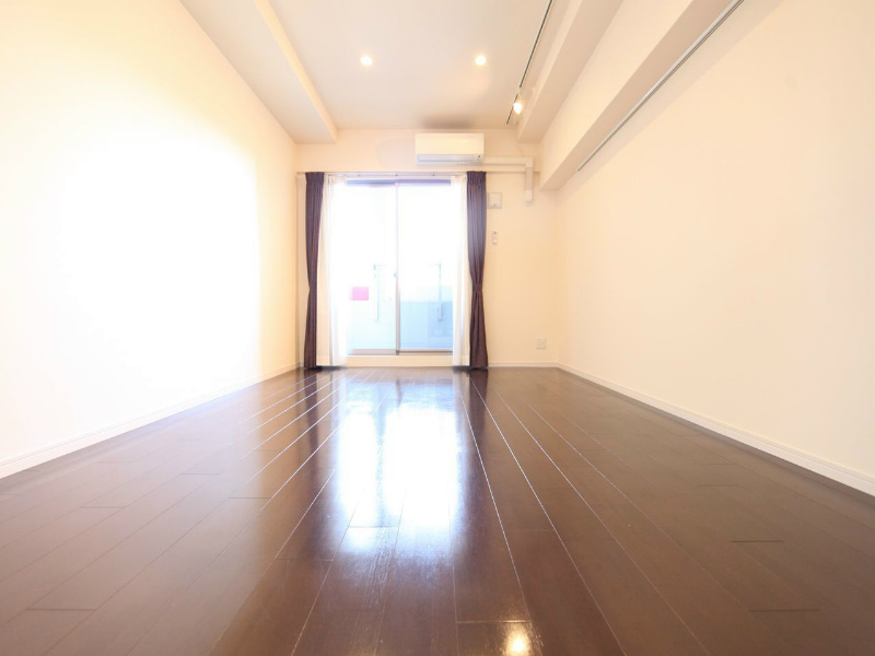 その他部屋・スペース　洋室10帖　エアコン完備　バルコニー