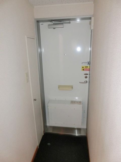 玄関　シューズボックス付きの玄関です