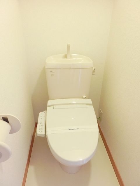 トイレ　ウォシュレット付き