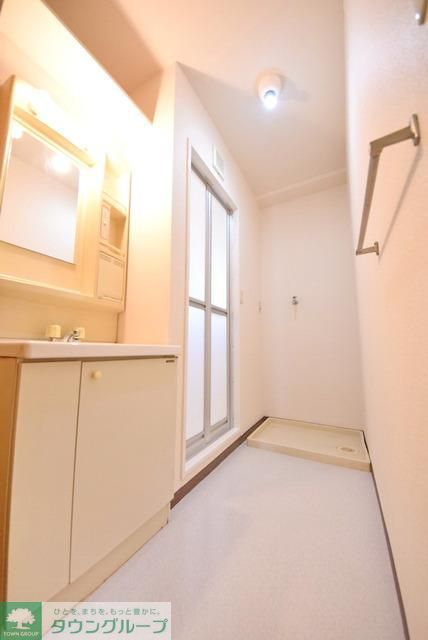 洗面設備　洗面脱衣所も広さがあります