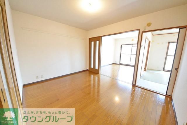 その他部屋・スペース　家族だんらんのできるリビングスペース