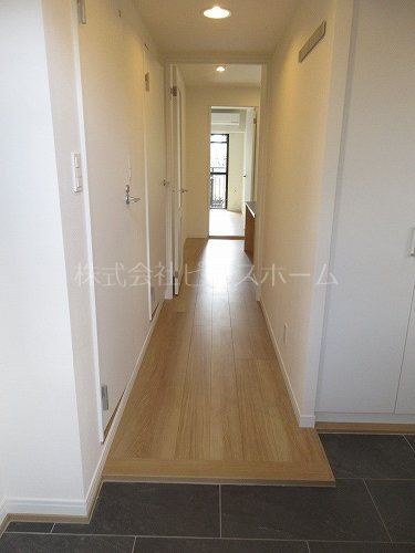 玄関　※別号室参考写真