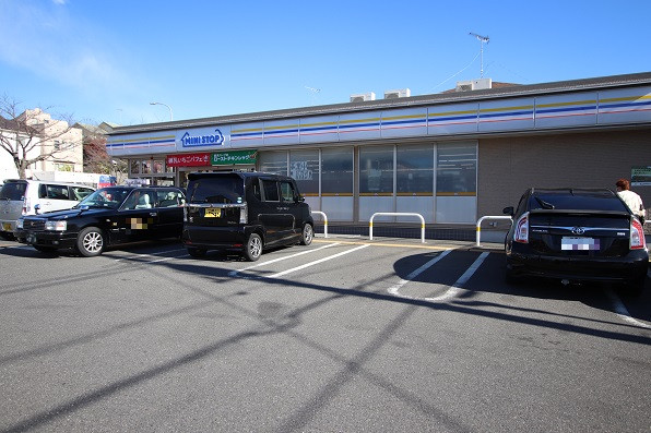 コンビニ　ミニストップ　あすみが丘東店（コンビニ）まで300m