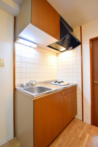 キッチン　同物件別号室