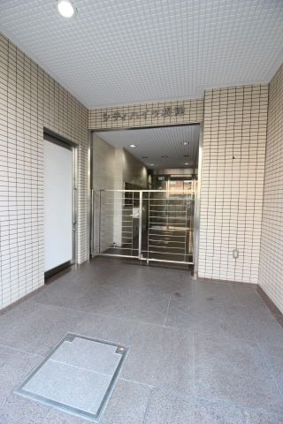 エントランス　シティハイツ根津　文京区根津1