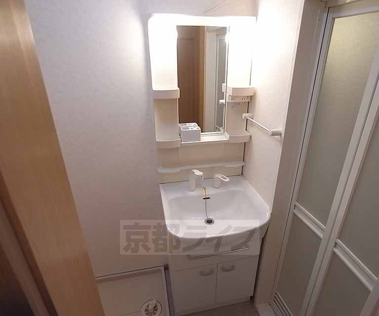 洗面設備　独立洗面台です。