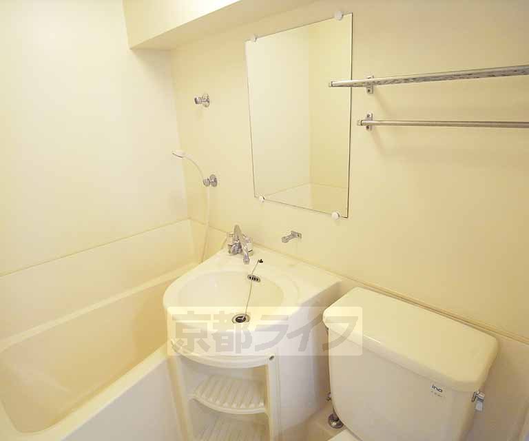 洗面設備　洗面台です。