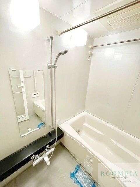 バス・シャワールーム　同タイプの別のお部屋です。