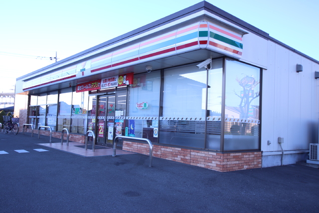 コンビニ　セブンイレブン日野石田２丁目店（コンビニ）まで500m