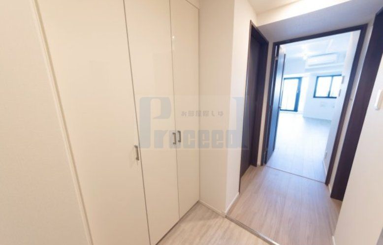 玄関　広々とした玄関部分