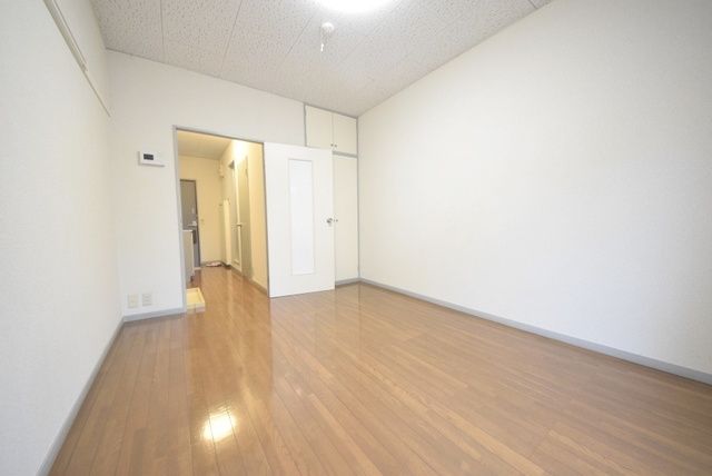 居室・リビング　★明るい居室★