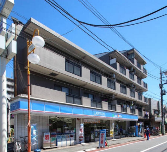 コンビニ　ローソン新蒲田1丁目店（コンビニ）まで127m