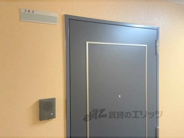 玄関　インターホン