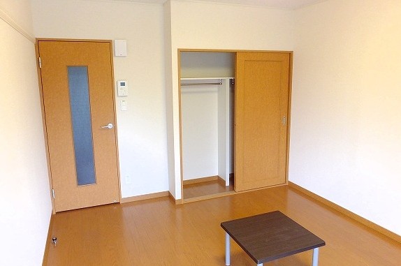 居室・リビング　同タイプ室内※ローテーブル・カーテンは付きません