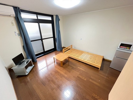 居室・リビング　※別号室の写真です