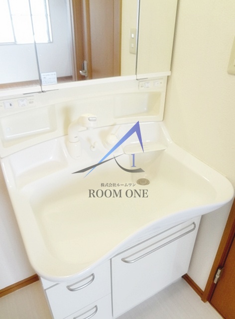 洗面設備　独立洗面台です。