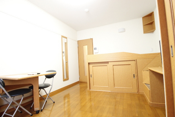 居室・リビング　※別号室の写真です