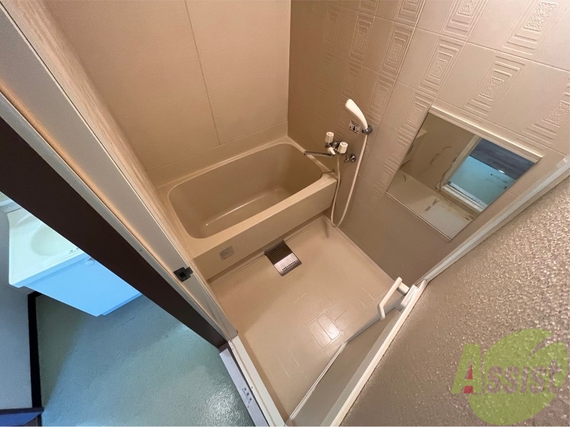 バス・シャワールーム　ユニットバスです。疲れを癒すのに欠かせませんね！