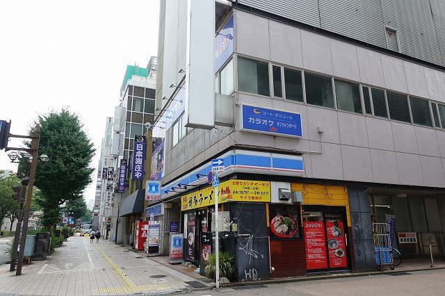 コンビニ　ローソン（コンビニ）まで558m