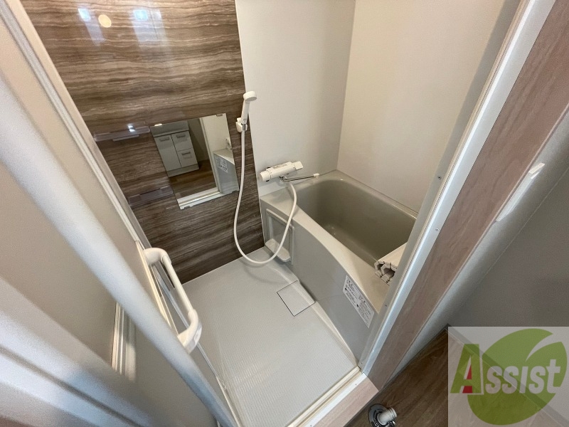 バス・シャワールーム　お風呂になります。一日の疲れを癒してくださいね。