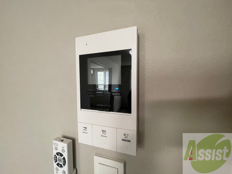 セキュリティ　ＴＶモニター付インターホンです。来客者の顔が見えるので安心！