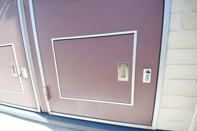 その他設備　★玄関扉に専用宅配ボックス付き★