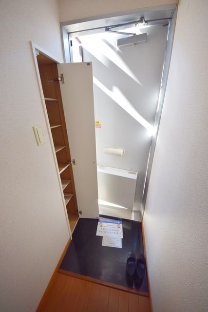 玄関　★シューズボックス付きの玄関です★