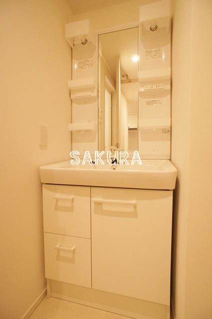 洗面設備　身支度に欠かせない独立洗面台♪