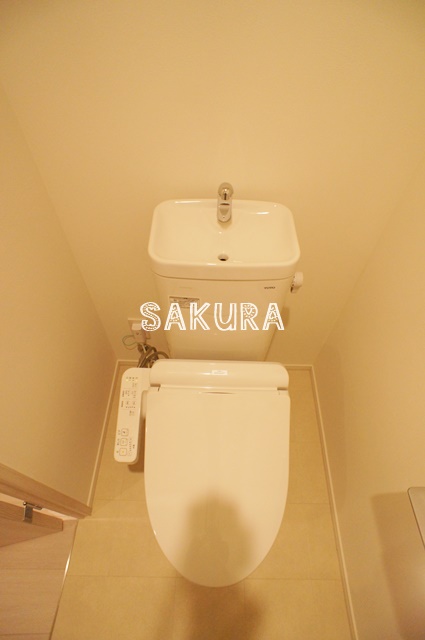 トイレ　嬉しい温水洗浄便座♪