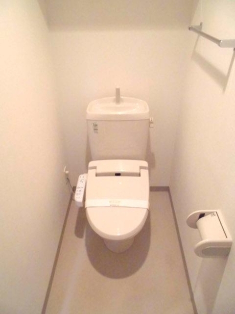 トイレ　温水洗浄暖房便座