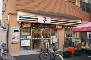 コンビニ　セブンイレブン 川崎高津諏訪店（コンビニ）まで558m