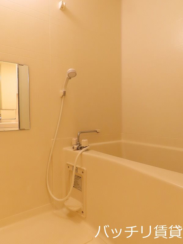 バス・シャワールーム　画像は同型タイプの為現状を優先致します。
