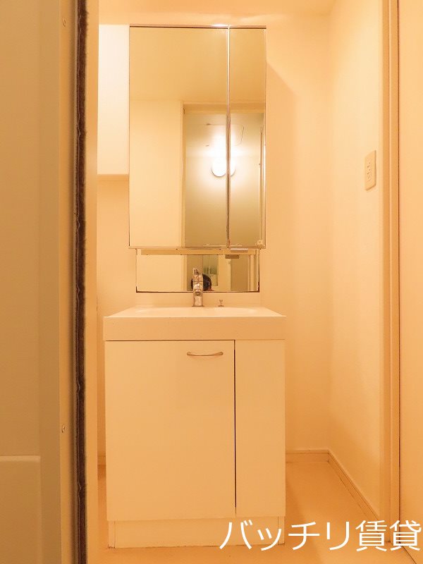 洗面設備　画像は同型タイプの為現状を優先致します。
