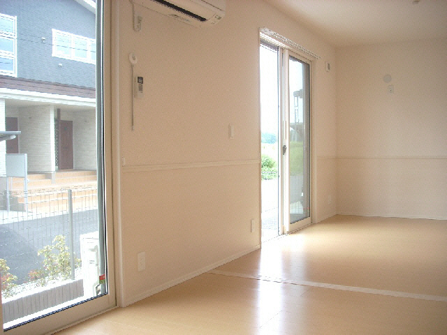 居室・リビング　※別部屋写真