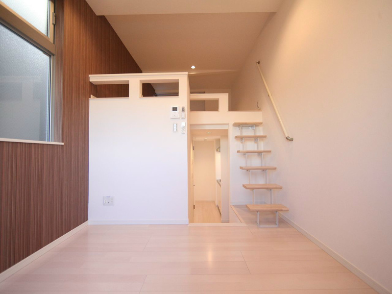 居室・リビング　洋室6帖　上階ロフト6.2帖（収納でもお部屋でも使えます）