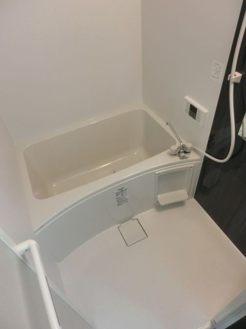 バス・シャワールーム　経済的な追い焚きバス。