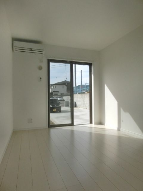 その他部屋・スペース　白を基調としたおしゃれな造りです。