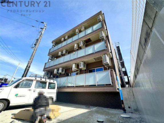 建物外観　オートロックで外部の人間が簡単に出入りできないため安心です。