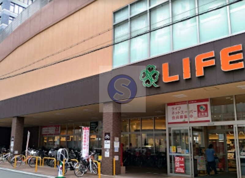 スーパー　ライフ堺筋本町店（スーパー）まで374m