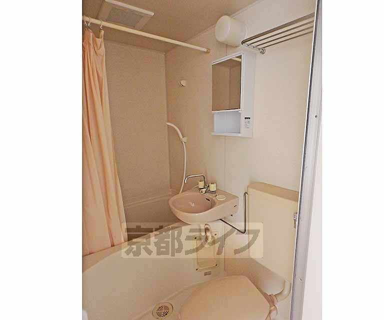 洗面設備　洗面台です。ユニットバスです。