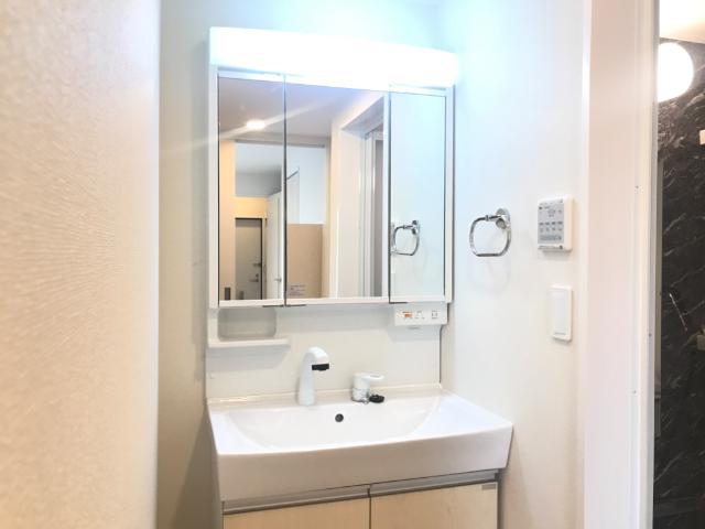 洗面設備　洗髪洗面化粧台