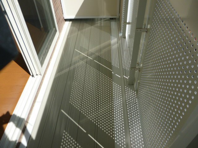 バルコニー　外からの目が気にならないバルコニーで洗濯物が干せます