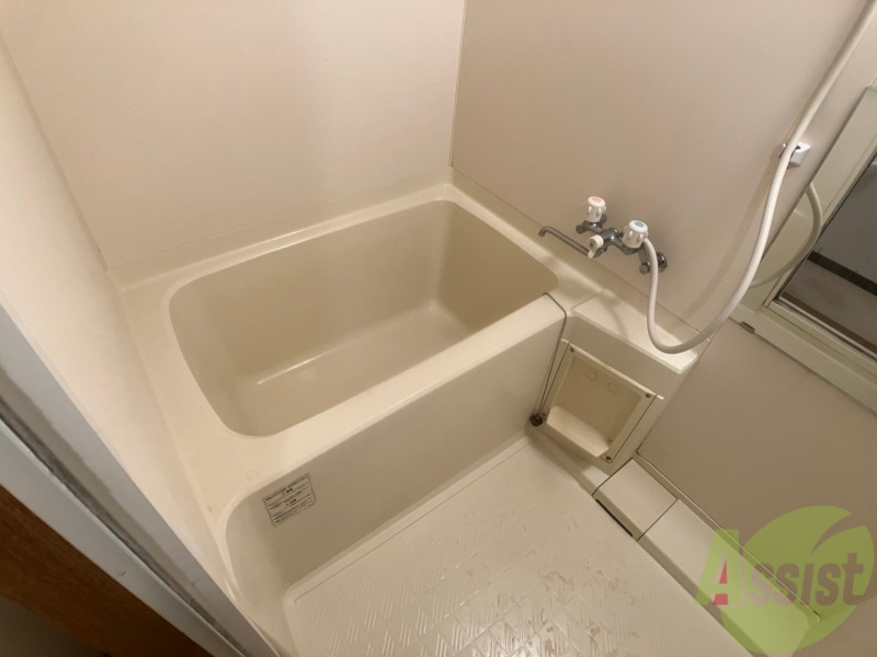 バス・シャワールーム　お風呂になります。一日の疲れを癒してくださいね。