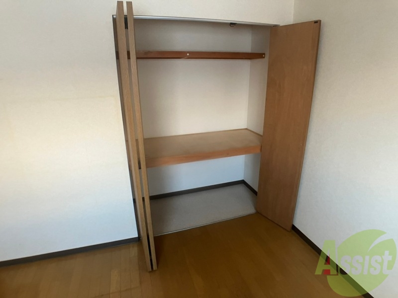 収納　寝室の収納です。部屋がすっきり片付きます。