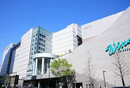 ショッピングセンター　Wing KAMIOOKA(ウィング上大岡)（ショッピングセンター）まで1999m