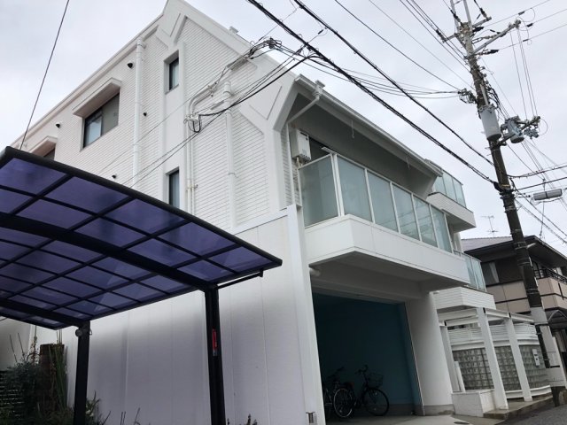 建物外観　安心のオートロック付き♪