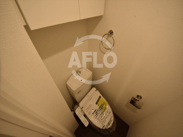 トイレ　セレニテ天満橋アリア　温水洗浄便座