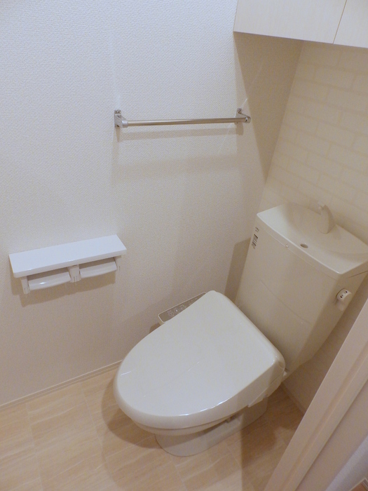 トイレ　温水洗浄暖房便座