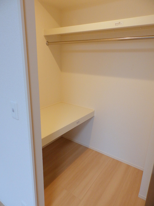 収納　洋室にウォークインクローゼットございます